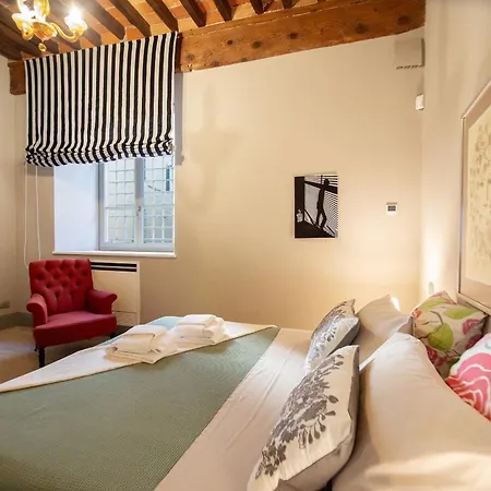 The Tower In Center Town Apartamento Lucca